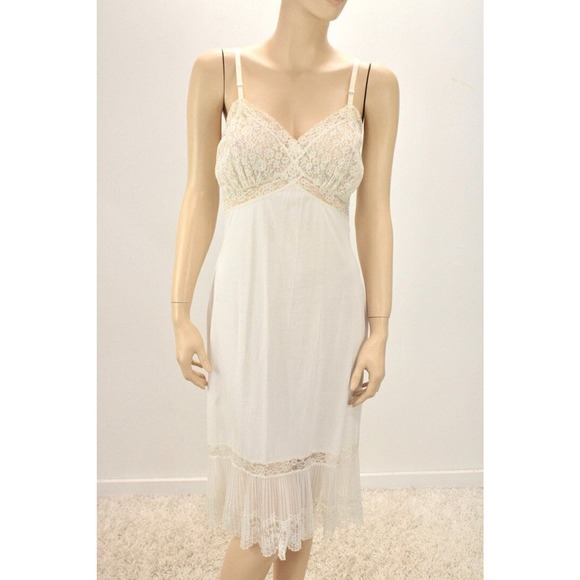 Vintage Van Raalte Full Slip sz 32 Suavette Fancy Lace Trim Creamy White Nylon S - Picture 2 of 10